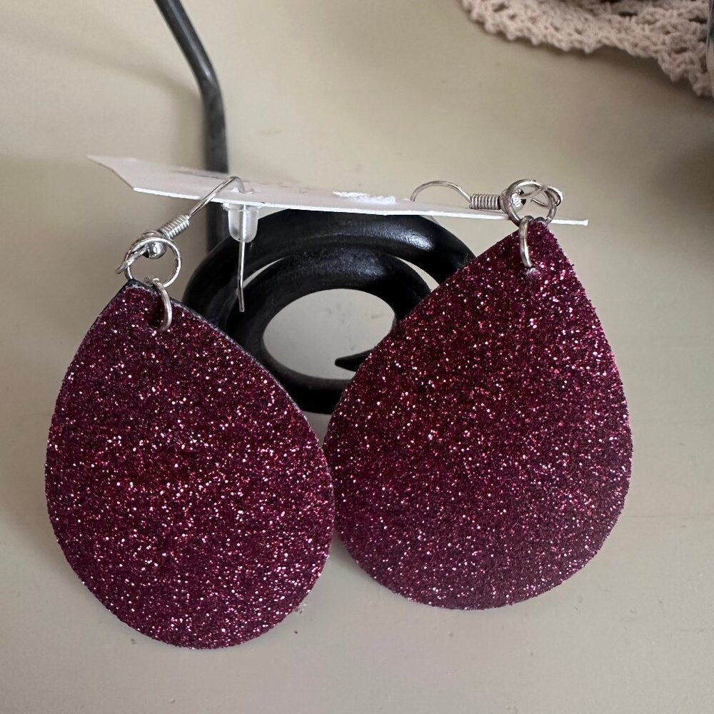 Kansas City Chiefs Earrings - Picture 2 of 2
